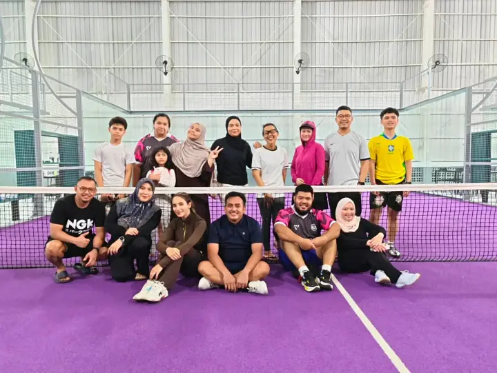 Group of players on the violet court